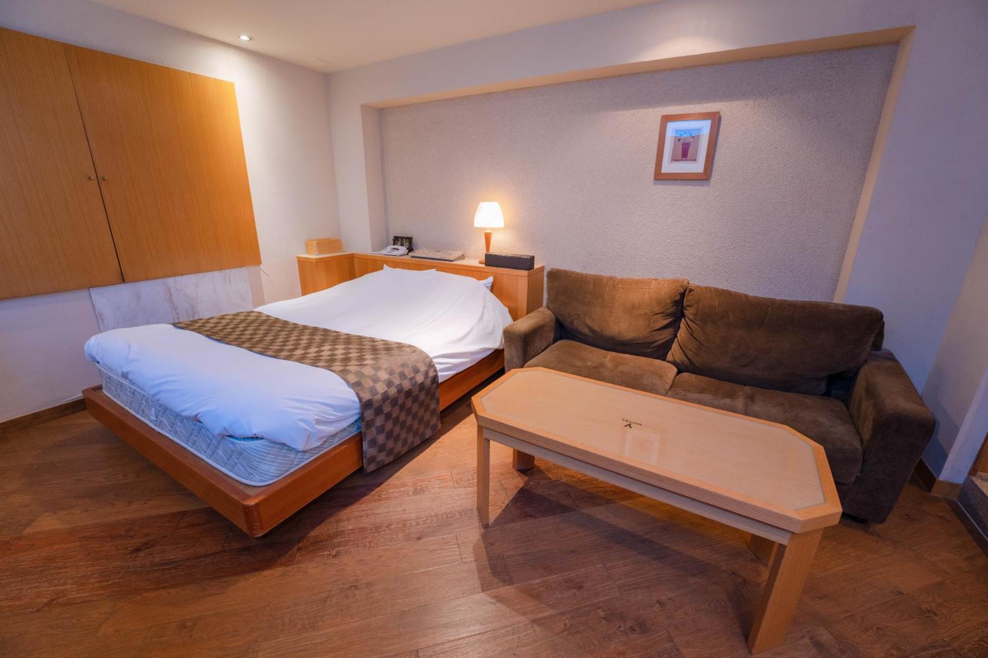 Eight Prince Hotel -Adult Only- Tokorozawa Buitenkant foto