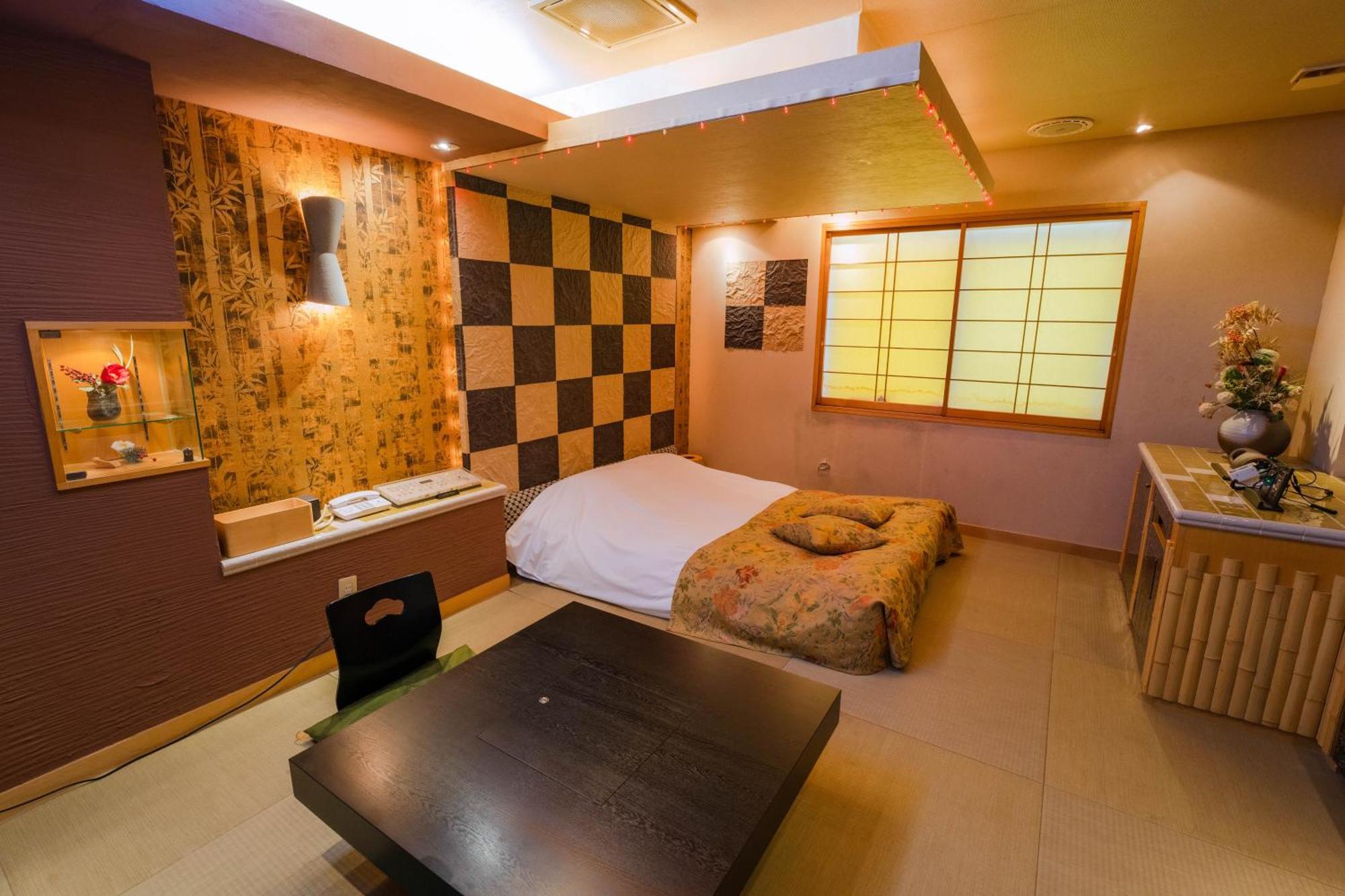 Eight Prince Hotel -Adult Only- Tokorozawa Buitenkant foto