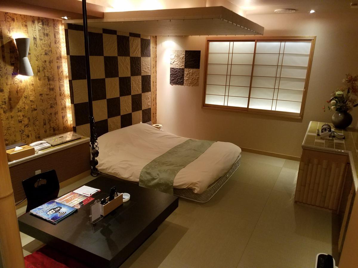 Eight Prince Hotel -Adult Only- Tokorozawa Buitenkant foto