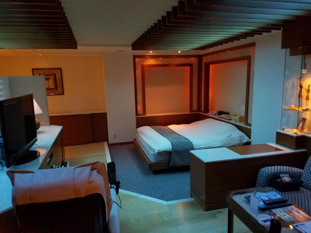Eight Prince Hotel -Adult Only- Tokorozawa Buitenkant foto