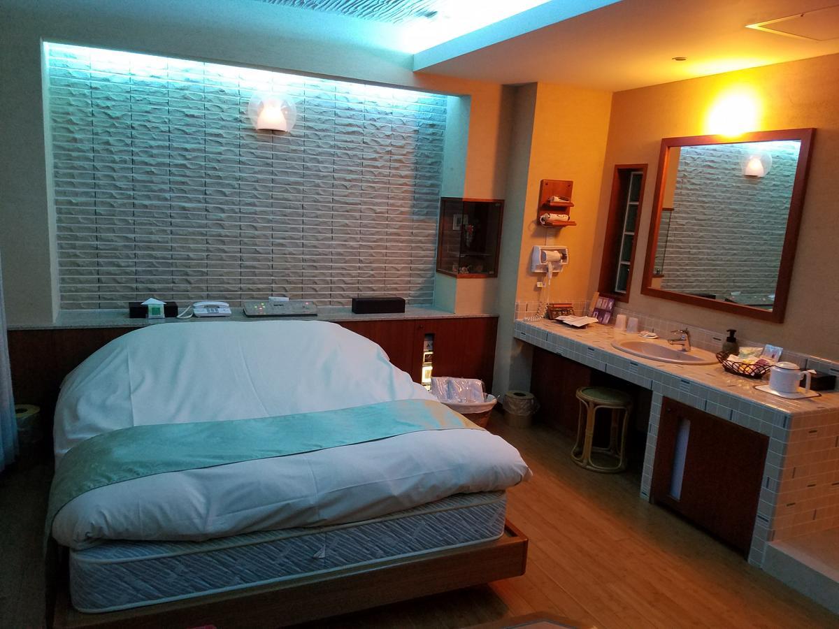Eight Prince Hotel -Adult Only- Tokorozawa Buitenkant foto
