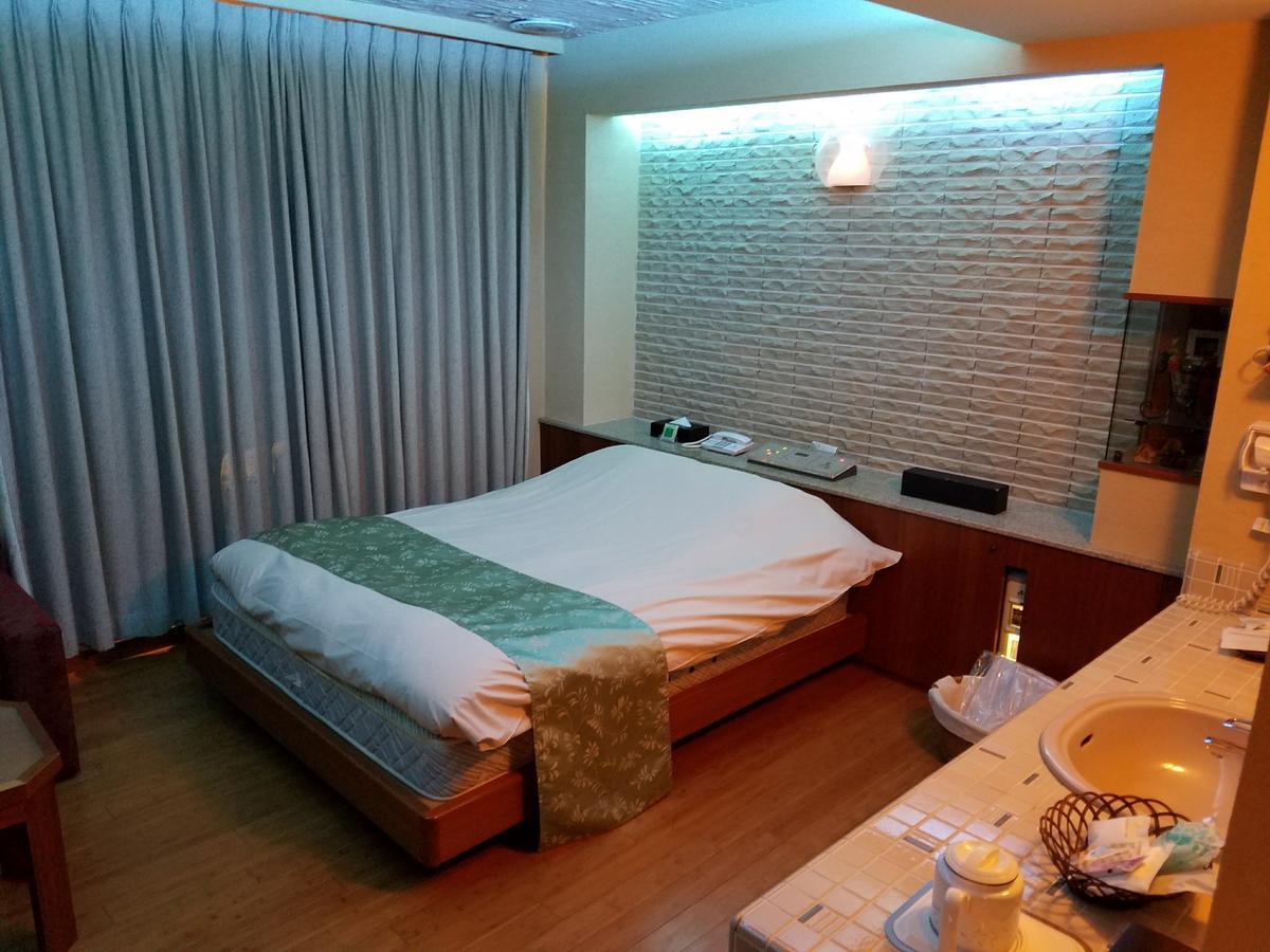 Eight Prince Hotel -Adult Only- Tokorozawa Buitenkant foto